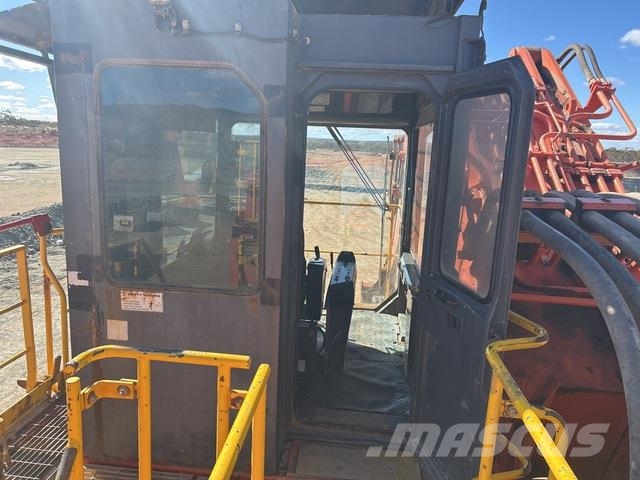 Hitachi EX2600-6BE Roomikekskavaatorid