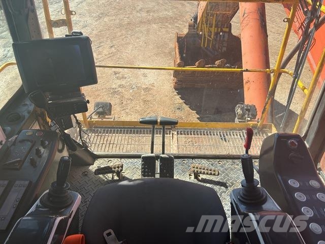 Hitachi EX2600-6BE Roomikekskavaatorid