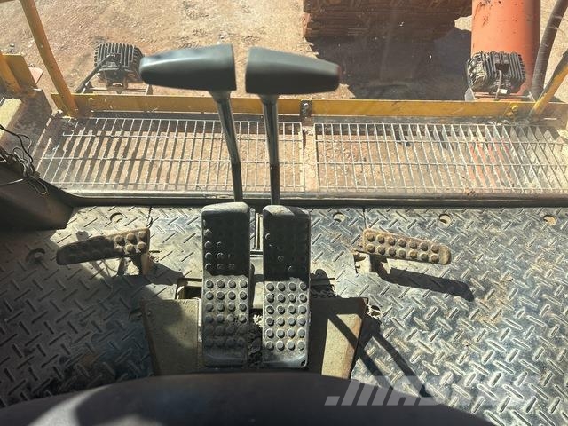 Hitachi EX2600-6BE Roomikekskavaatorid