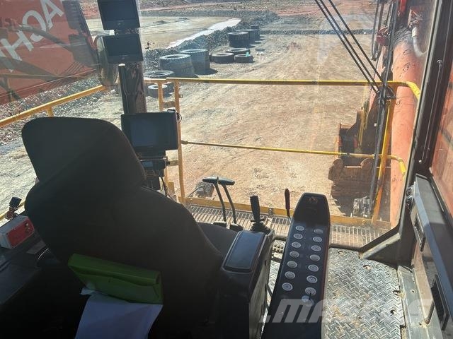 Hitachi EX2600-6BE Roomikekskavaatorid