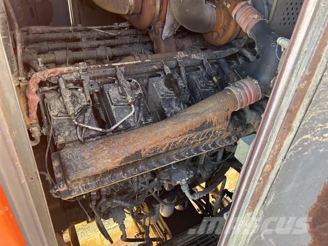 Hitachi EX2600-6BE Roomikekskavaatorid