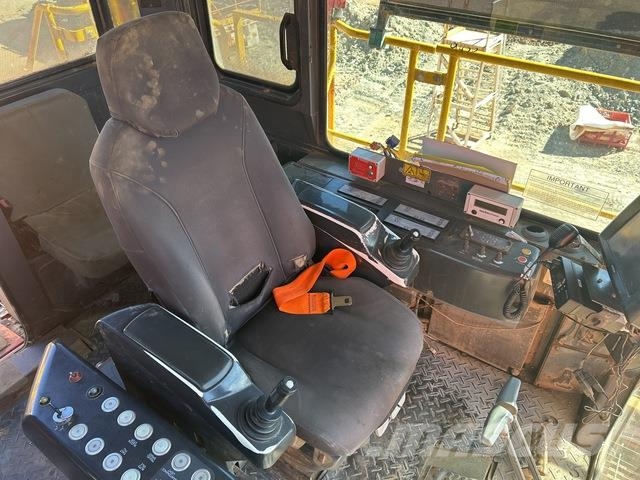 Hitachi EX2600-6BE Roomikekskavaatorid