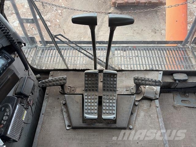 Hitachi EX3600-5 Paletli ekskavatörler