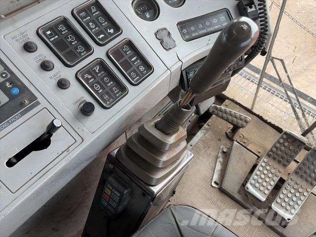 Hitachi EX3600-5 Paletli ekskavatörler