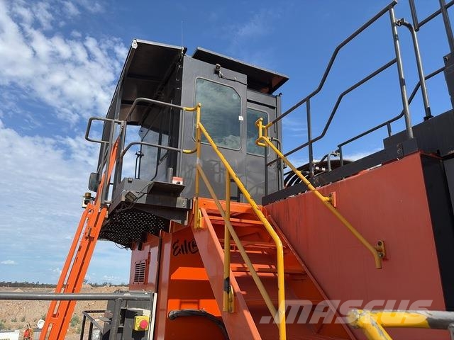 Hitachi EX3600-6 Crawler excavators