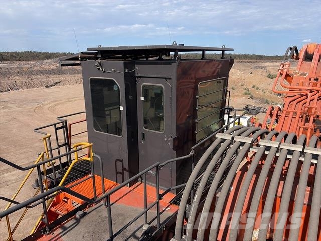 Hitachi EX3600-6 Crawler excavators