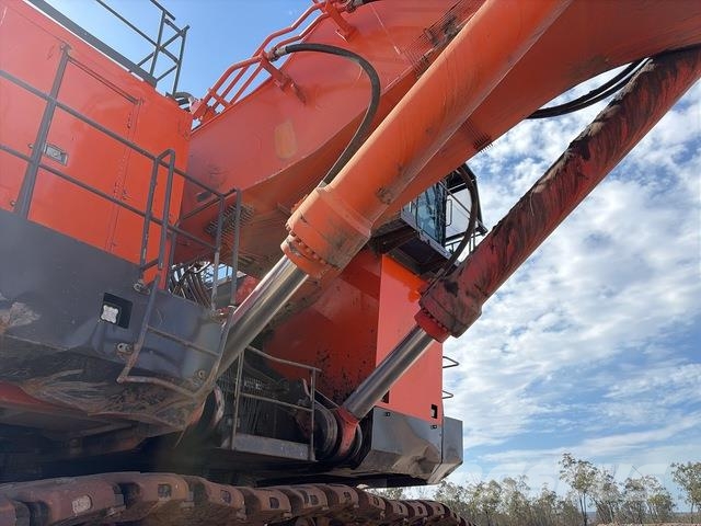 Hitachi EX3600-6 Crawler excavators