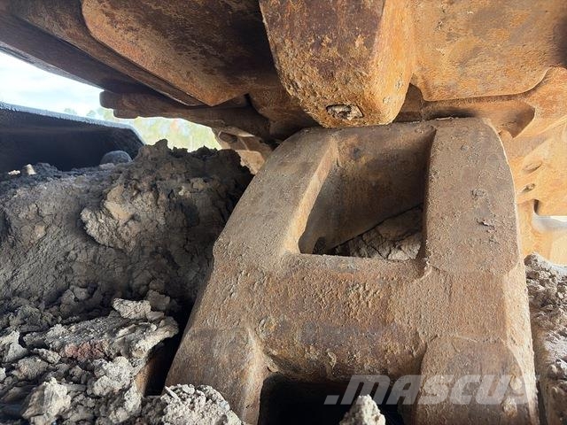 Hitachi EX3600-6 Crawler excavators