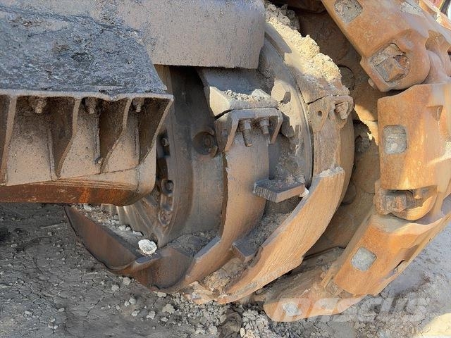 Hitachi EX3600-6 Crawler excavators