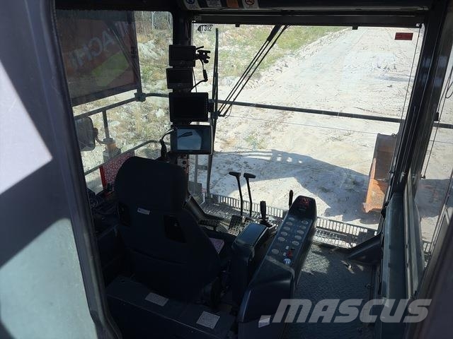 Hitachi EX3600-6 Crawler excavators
