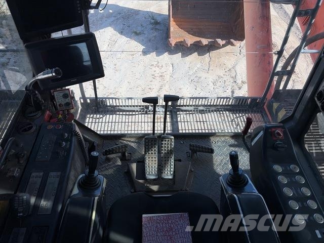 Hitachi EX3600-6 Crawler excavators