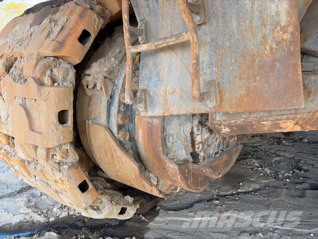 Hitachi EX3600-6 Crawler excavators