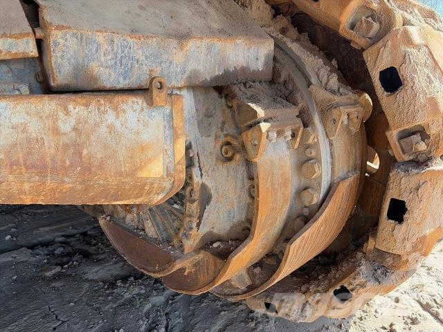 Hitachi EX3600-6 Crawler excavators