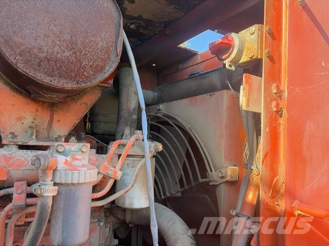 Hitachi LX80 Фронтальные погрузчики