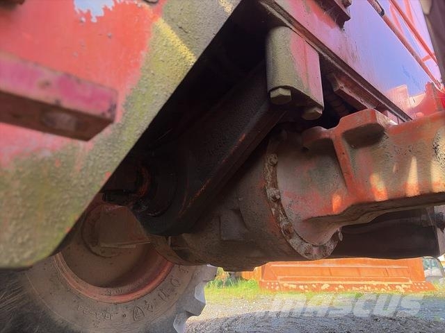 Hitachi LX80 Фронтальные погрузчики