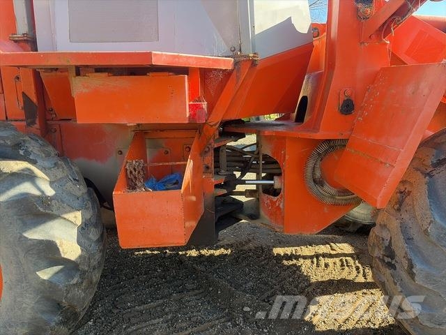Hitachi LX80 Фронтальные погрузчики
