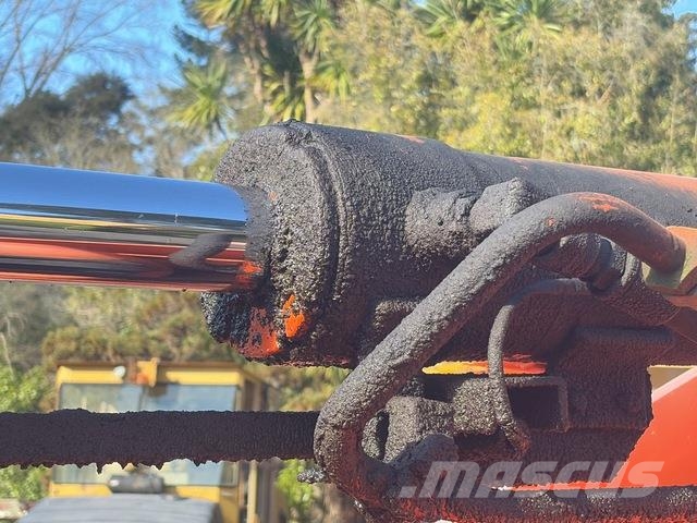 Hitachi LX80 Фронтальные погрузчики
