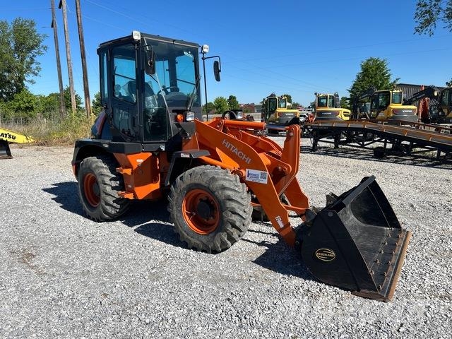 Hitachi ZW80-5B Gumikerekes homlokrakodók