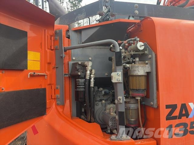 Hitachi ZX135US-5B Crawler excavators