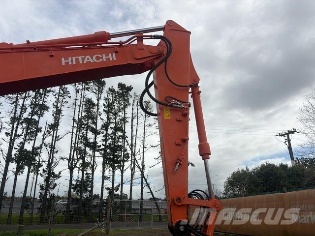 Hitachi ZX135US-5B Crawler excavators