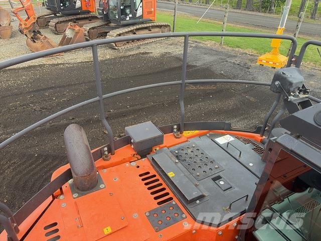 Hitachi ZX135US-5B Crawler excavators