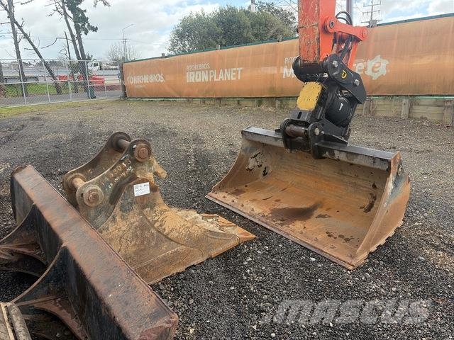 Hitachi ZX135US-5B Crawler excavators