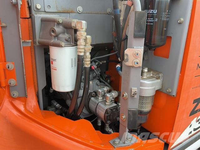Hitachi ZX135US-6 Excavadoras de cadenas