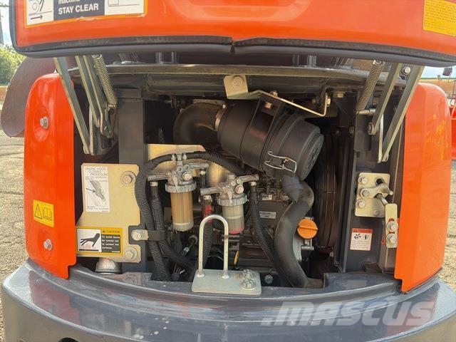 Hitachi ZX17U-5A Mini excavatoare < 7t