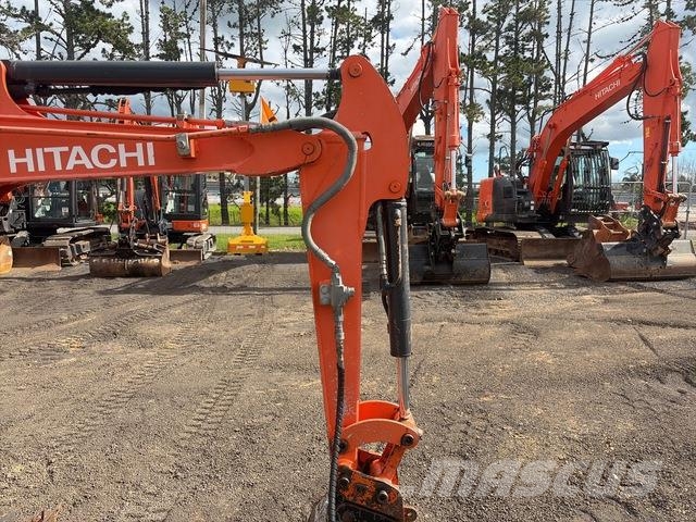 Hitachi ZX17U-5A Mini excavatoare < 7t