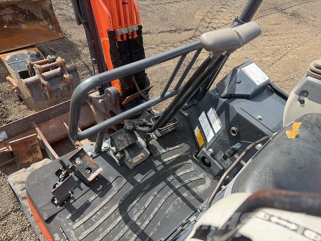 Hitachi ZX17U-5A Mini excavatoare < 7t