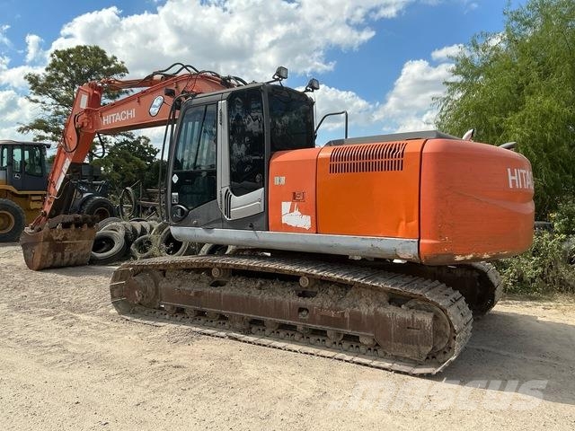 Hitachi ZX210-LC3 Gravemaskiner på larvebånd