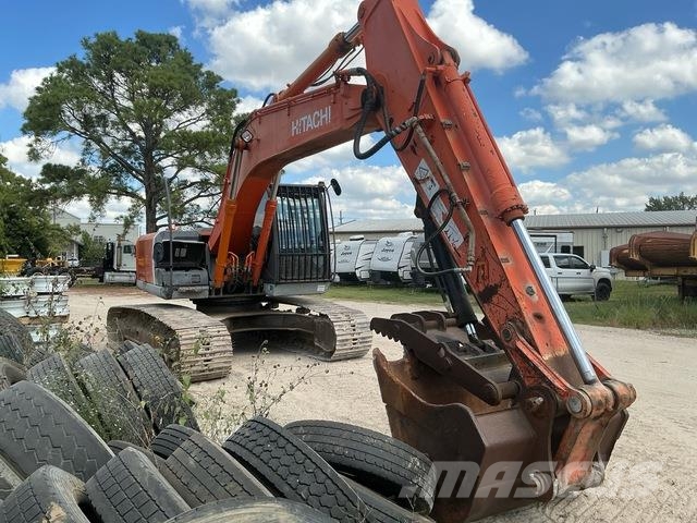 Hitachi ZX210-LC3 Gravemaskiner på larvebånd