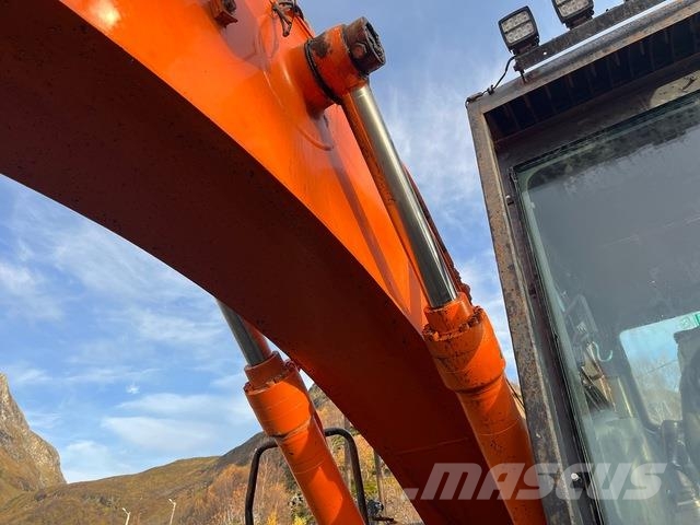 Hitachi ZX210W Hjulgravere