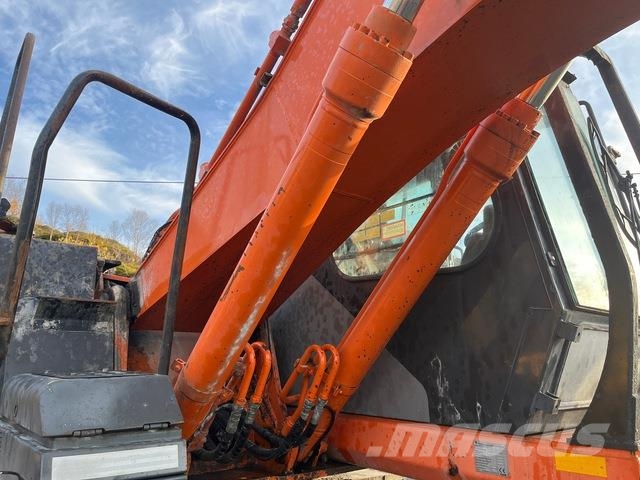 Hitachi ZX210W Hjulgravere