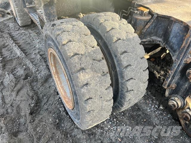 Hitachi ZX210W Hjulgravere