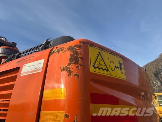 Hitachi ZX210W Hjulgravere