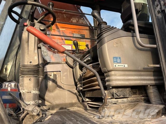 Hitachi ZX210W Hjulgravere