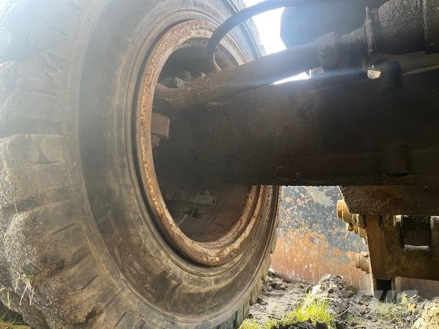 Hitachi ZX210W Hjulgravere