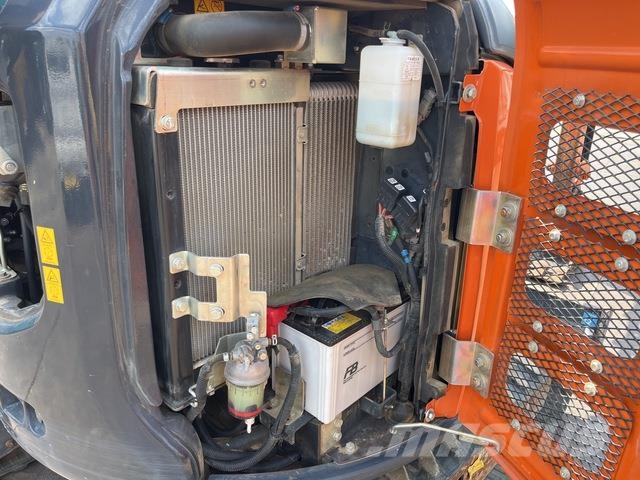 Hitachi ZX30UR-5B 소형 굴삭기 7톤 미만