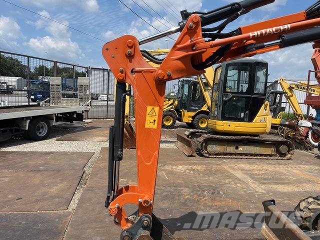 Hitachi ZX30UR-5B 소형 굴삭기 7톤 미만