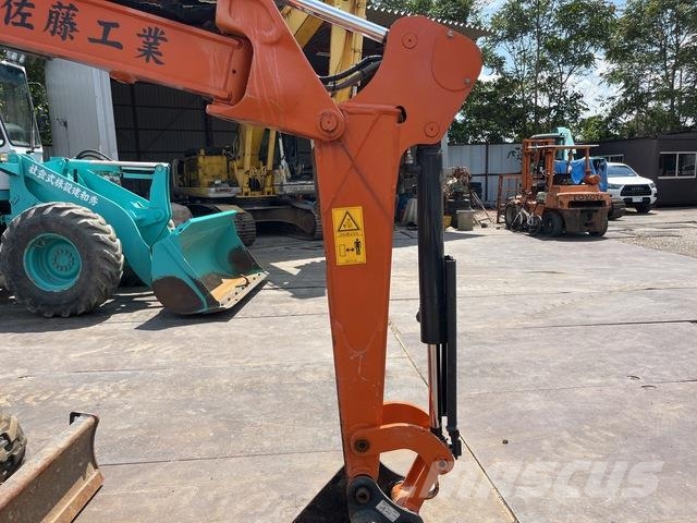 Hitachi ZX30UR-5B 소형 굴삭기 7톤 미만