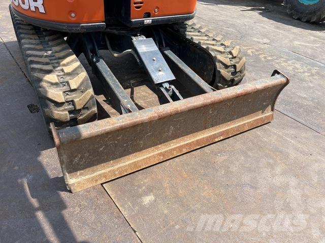 Hitachi ZX30UR-5B 소형 굴삭기 7톤 미만