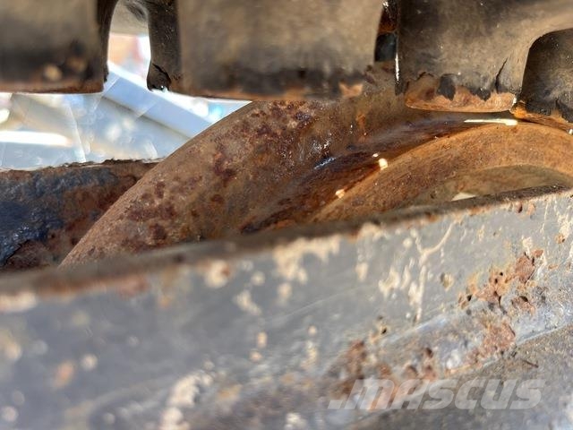 Hitachi ZX30UR-5B 소형 굴삭기 7톤 미만
