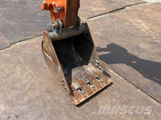 Hitachi ZX30UR-5B 소형 굴삭기 7톤 미만