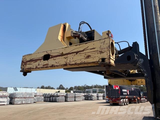Hyster H48.00E-16CH Reachstackers