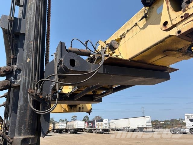 Hyster H48.00E-16CH Reachstackers