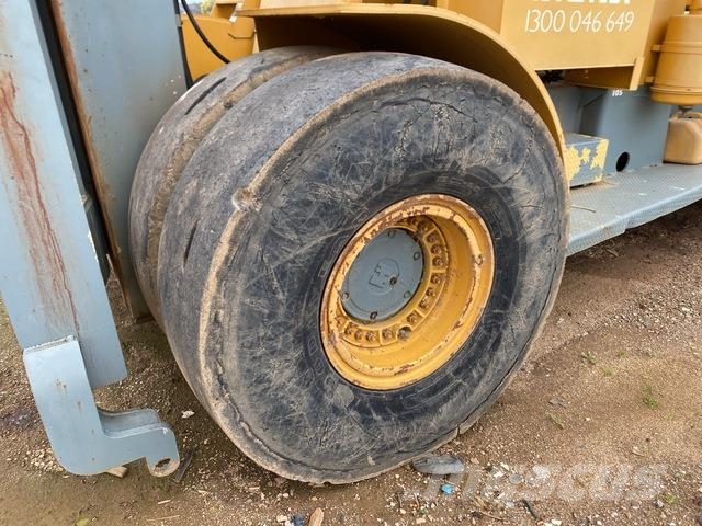 Hyster H800A Counterbalance Kontinkäsittelytrukit