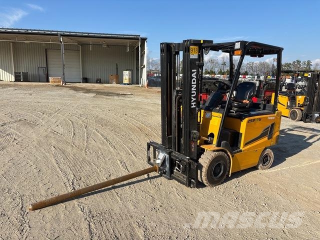 Hyundai 25B-9U شاحنات ذات رافعات شوكية تعمل بالكهرباء