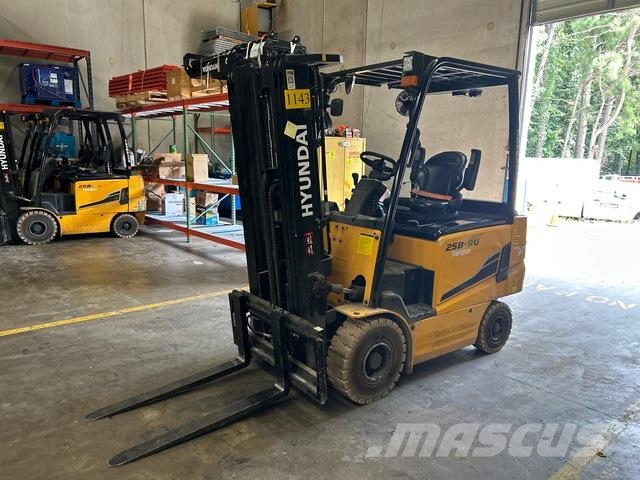 Hyundai 25B-9U Electric forklifts