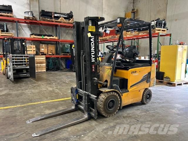 Hyundai 25B-9U Electric forklifts